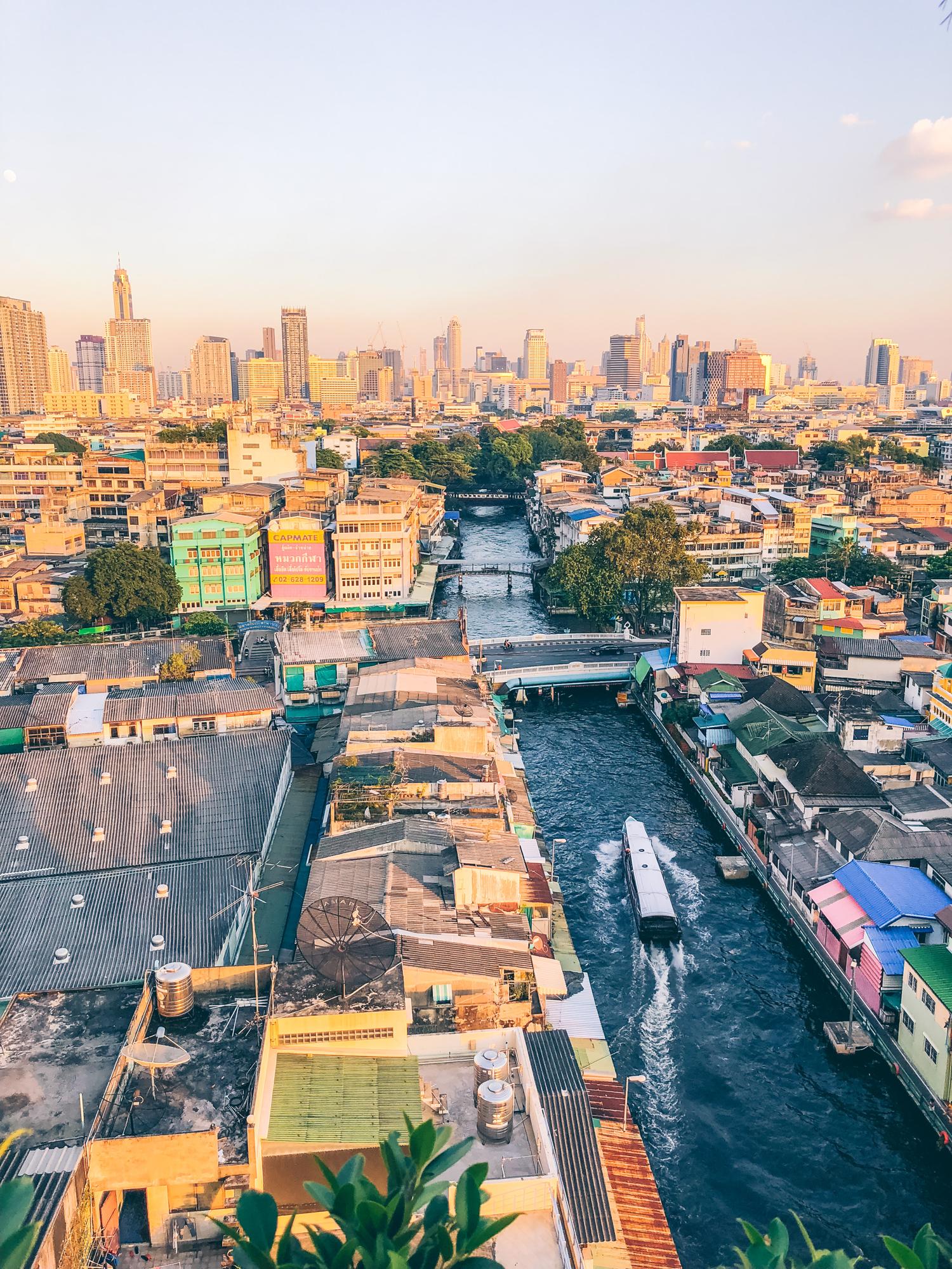 Descriptive alt text