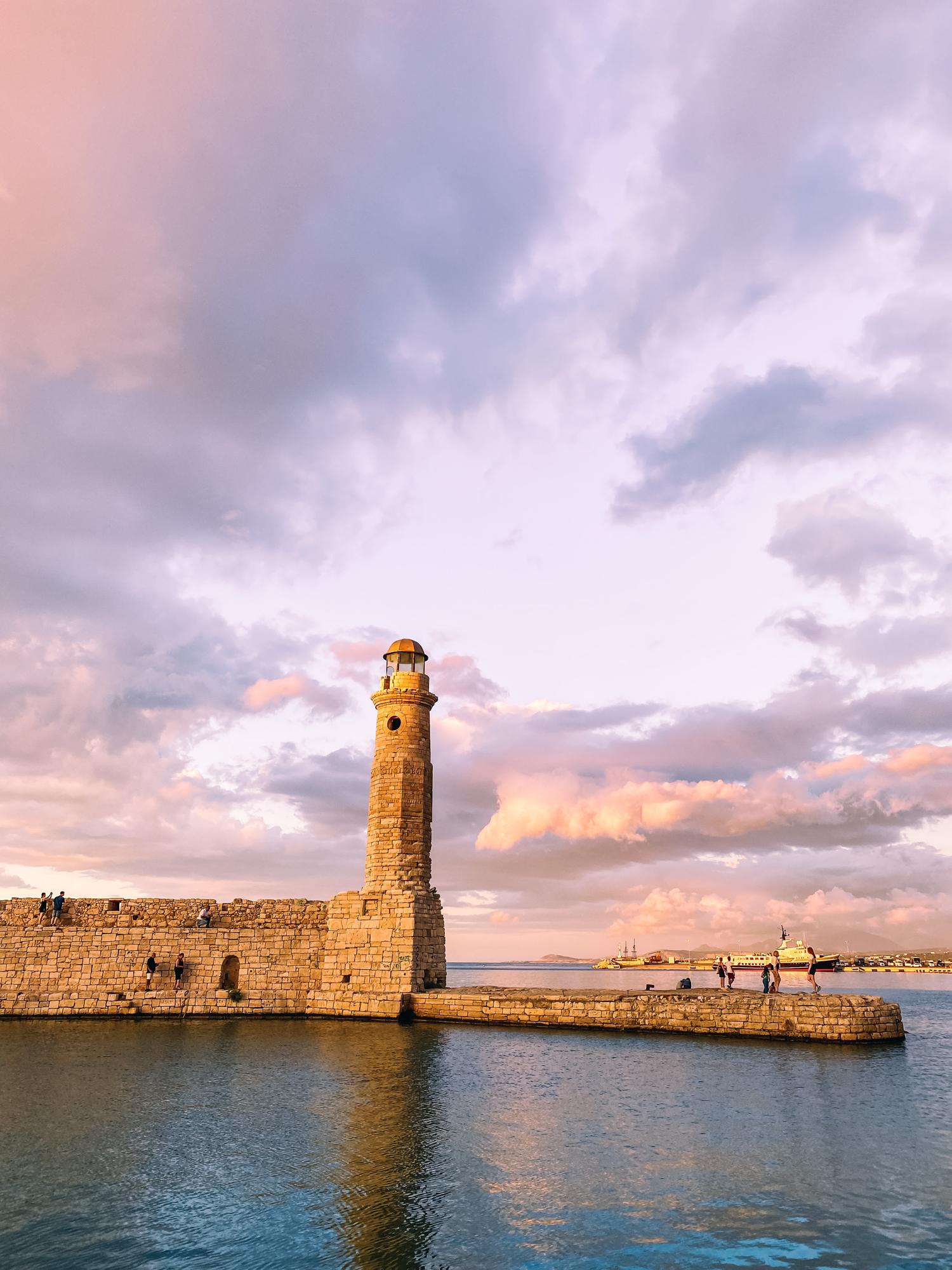 Descriptive alt text