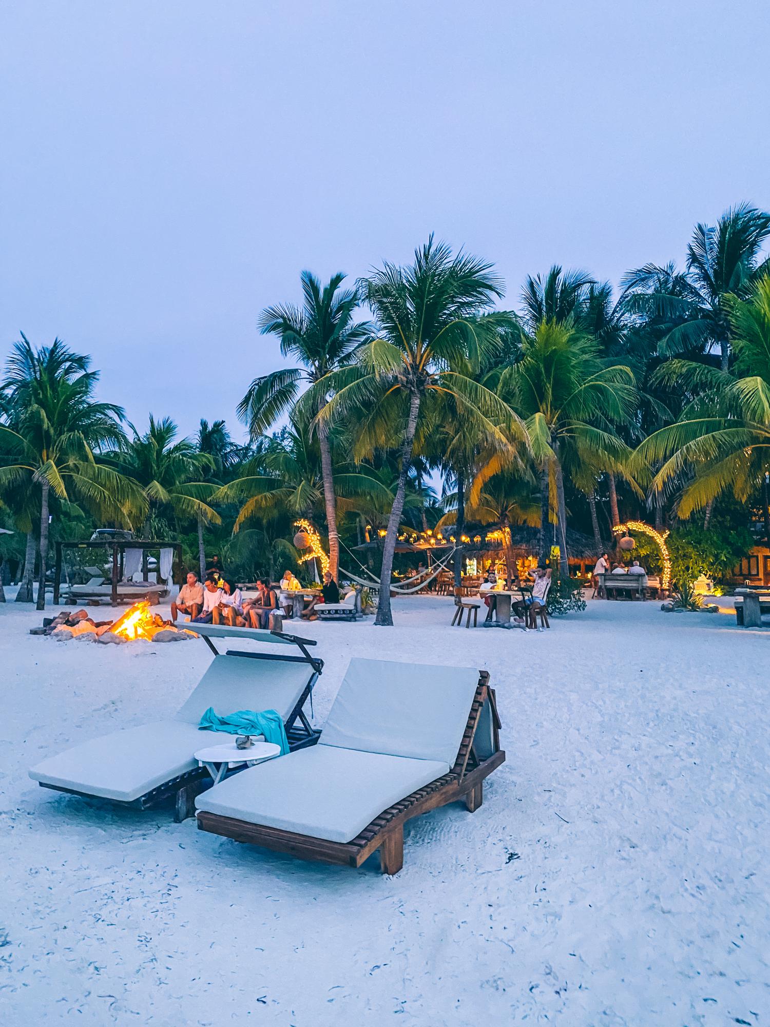 Descriptive alt text