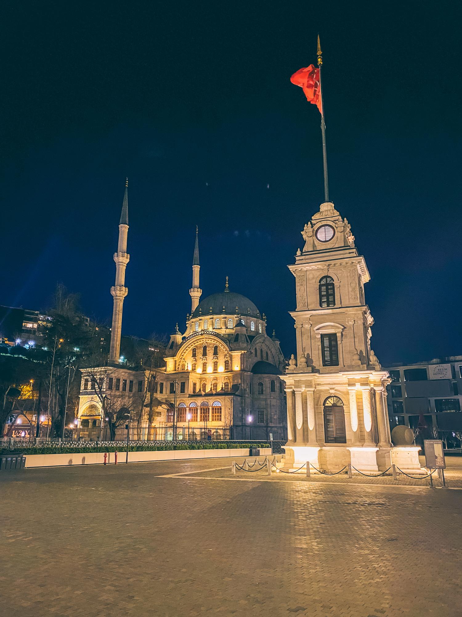 Descriptive alt text